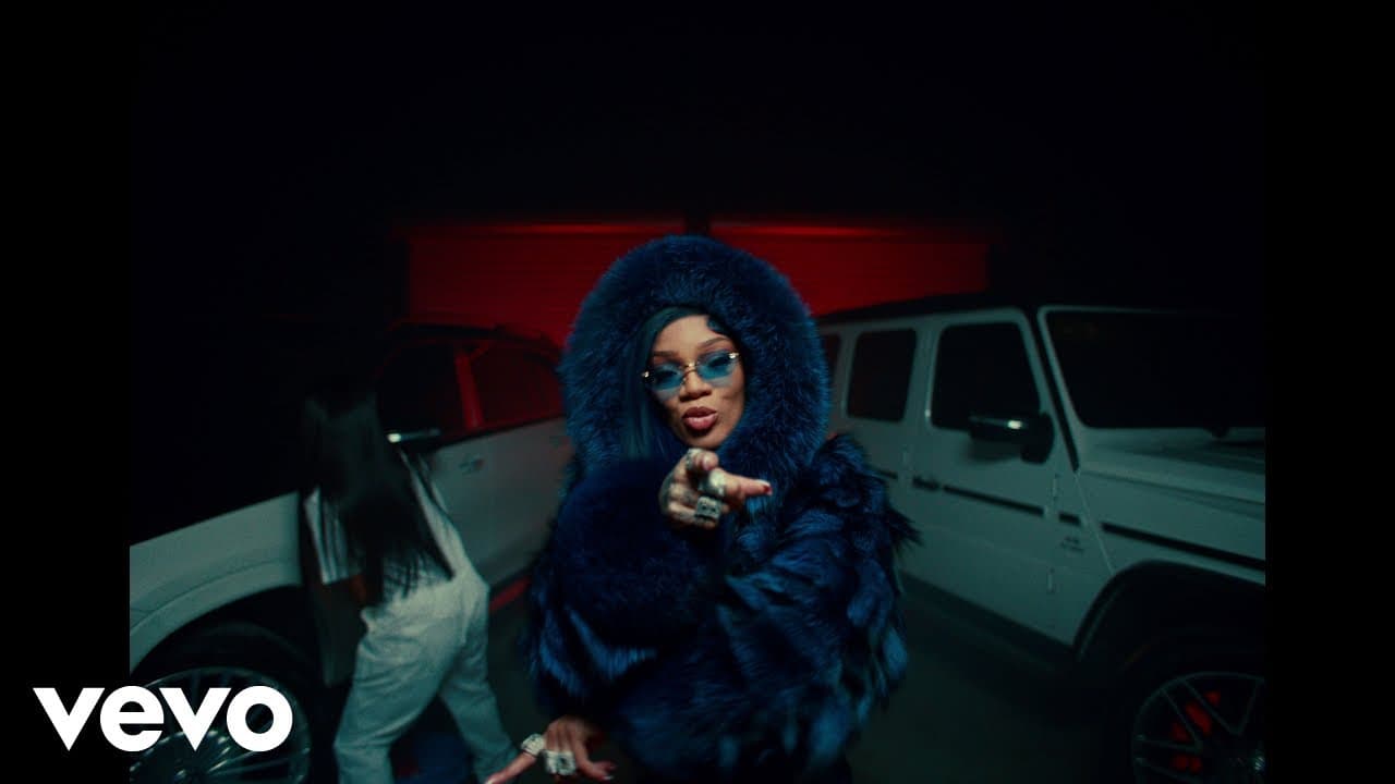 GloRilla - Yeah Glo! (Official Music Video)