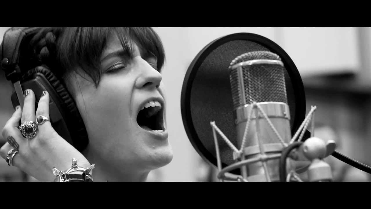 Snow White and the Huntsman - Florence + The Machine: "Breath of Life" Music Video