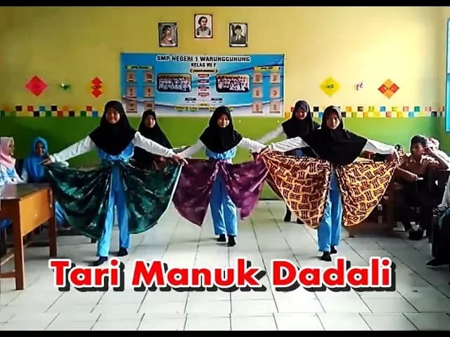 TARI MANUK DADALI (SMPN 1 WARUNGGUNUNG)