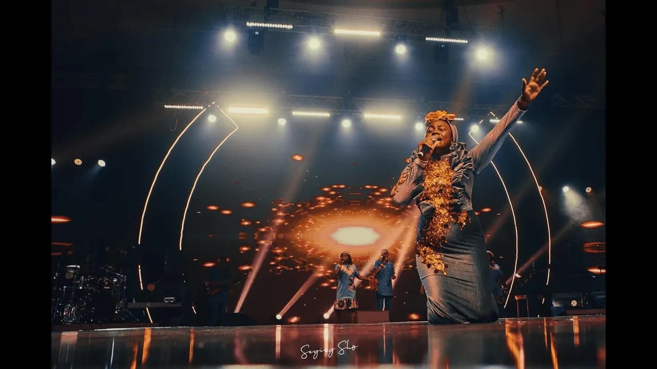 Watch ADEYINKA ALASEYORI 's  energetic performance at BEEJAY SAX LIVE IN CONCERT