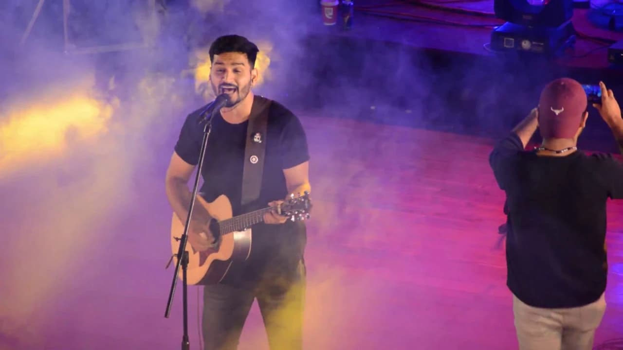 MANN MERA || GAJENDRA VERMA || LIVE PERFORMANCE || FLAMES 2K18