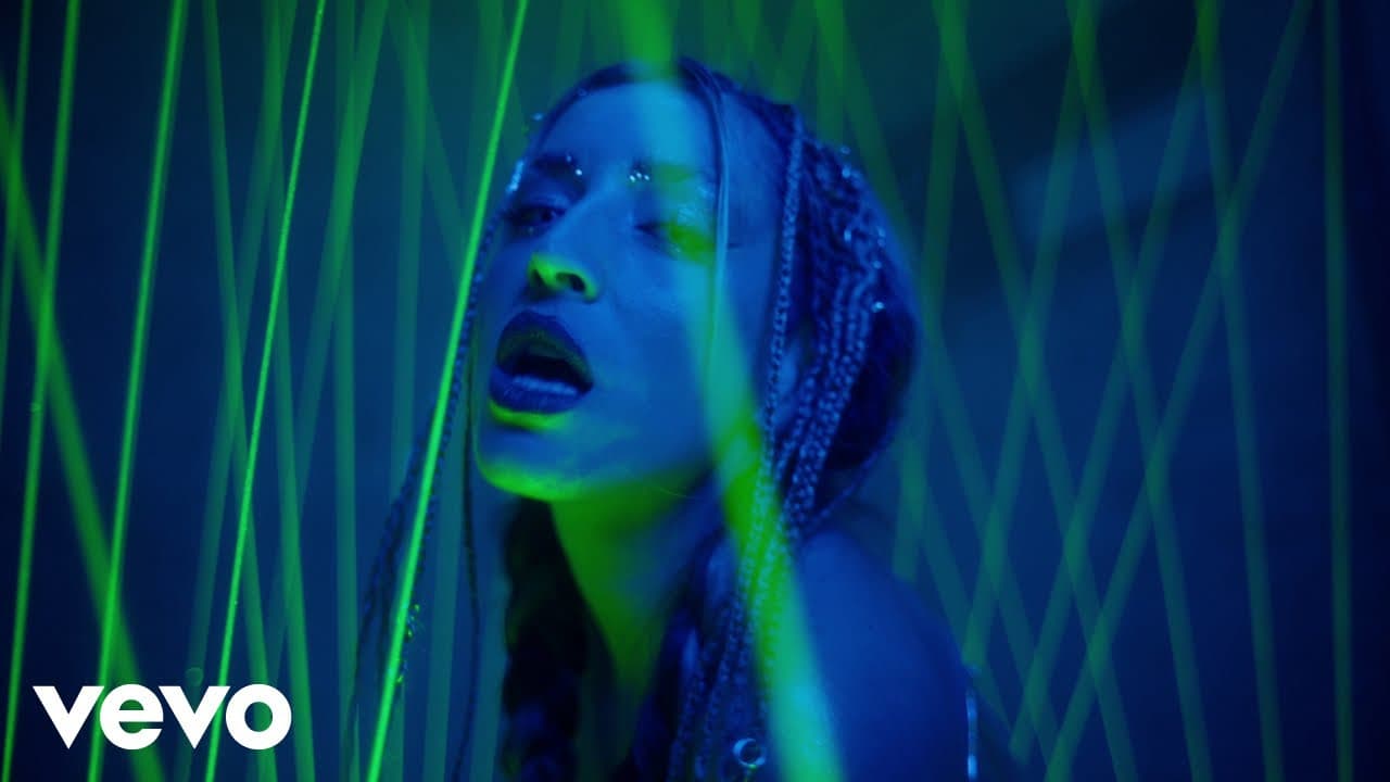 Lola Indigo - AN1MAL (Video Oficial)