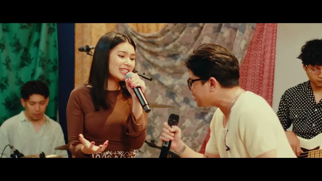 Vanessa Zee feat. Juicy Luicy - Berkaca-kaca (Live Session)